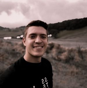 Meet your Posher, Efraín